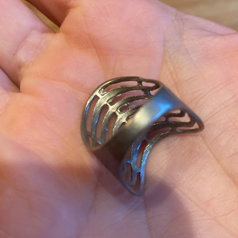 Unique ring- costume jewelry - Picture 4 of 4